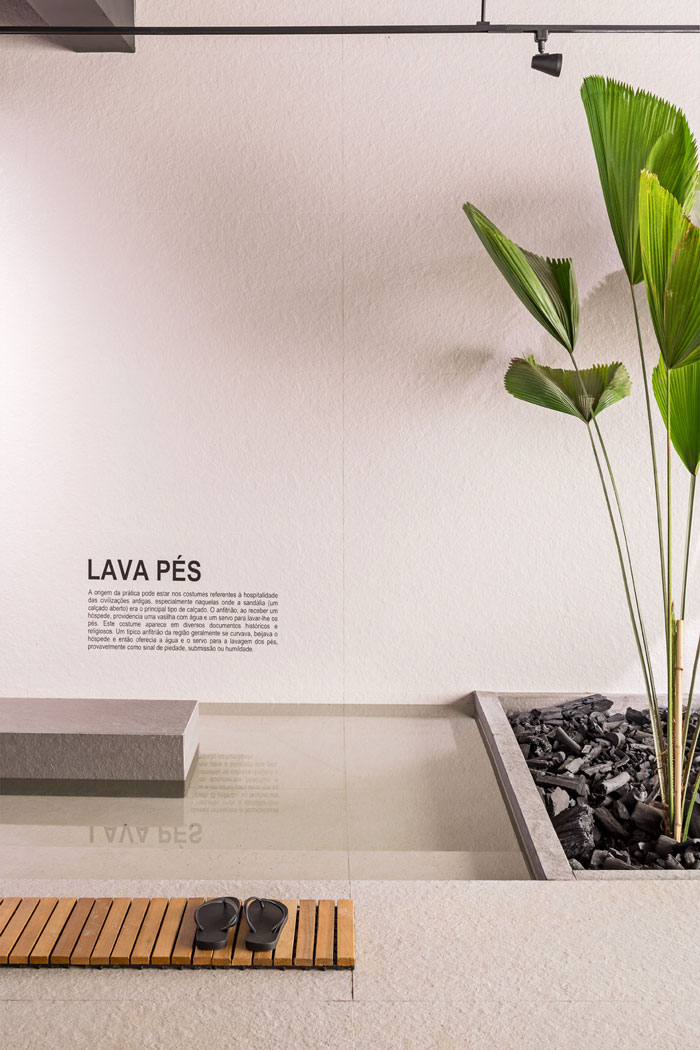 sala de banho casacor brasília com porcelanato técnico decortiles