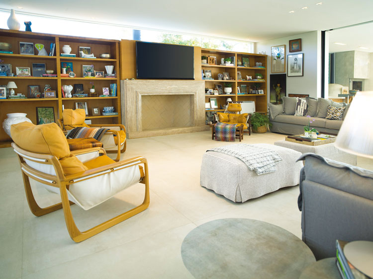 área social com porcelanato de grande formato decortiles