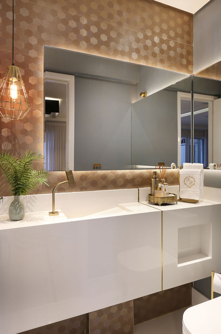 azulejo dourado banheiro com revestimento para quem ama brilho six gold decortiles