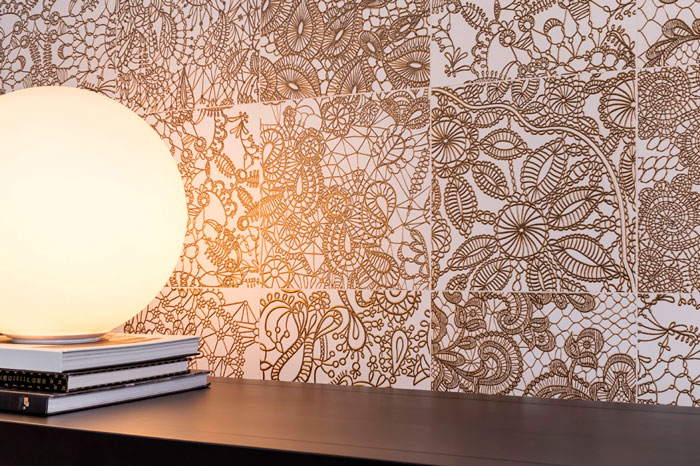 azulejo-com-efeito-de-renda-dourado-decortiles-effect-gold