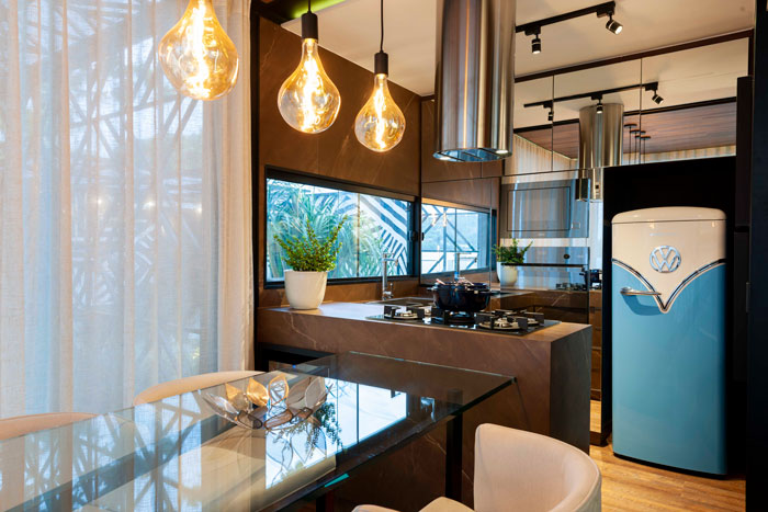 bancada-com-porcelanato-bronzo-casacor-es-2018-projeto-fernando-pandolfi-revestimentos-decortiles