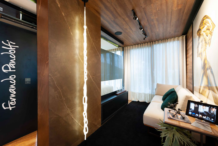 porcelanato-bronzo-aplicação-coluna-casacor-es-2018-projeto-fernando-pandolfi-revestimentos-decortiles