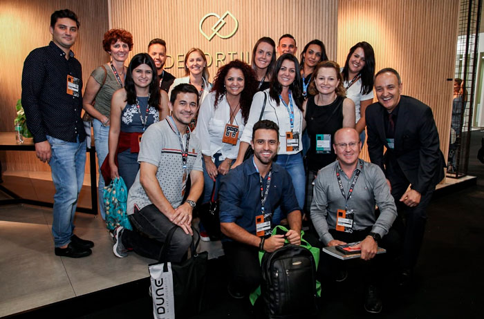 5 visitantes estande decortiles na expo revestir 2019