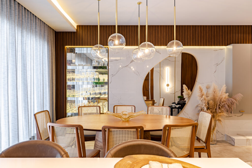 Decortiles - Sala de jantar com sofisticação para reunir e receber