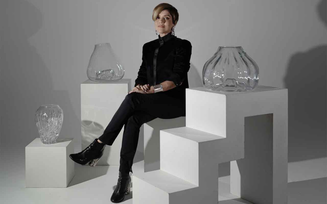 Carol Gay traz vidro como protagonista em sua nova coleção para a Decortiles