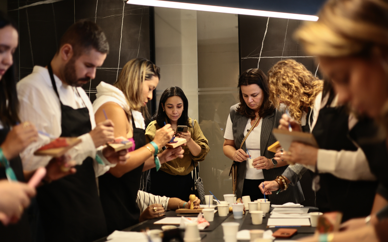 Calu Fontes realiza oficina criativa na Tile Week